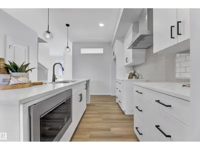 Interior photo 2 of 724 Southfork DR