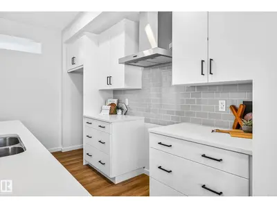 Interior photo 4 of 724 Southfork DR