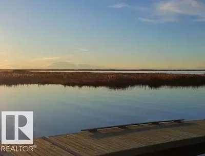 Interior photo 4 of 19 5 AV