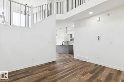 Interior photo 4 of 1519 11 AV NW