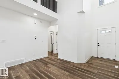 Interior photo 2 of 1519 11 AV NW