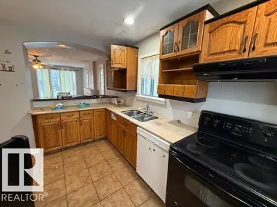 Interior photo 4 of 9811 78 AV NW