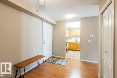 Interior photo 3 of #204 160 KINGSWOOD BV