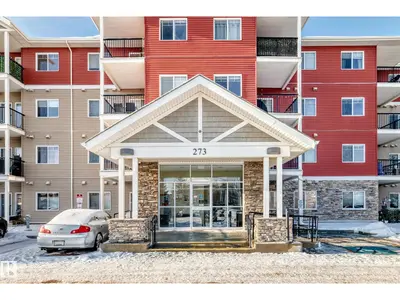 Interior photo 2 of #413 273 Charlotte Way