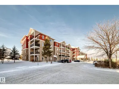 Interior photo 3 of #413 273 Charlotte Way