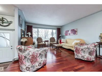 Interior photo 4 of 455 VILLAGE SQ