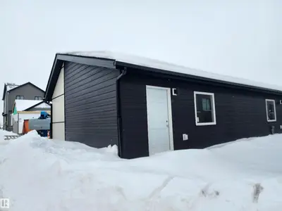 Interior photo 3 of 5115 PILOT LN NW