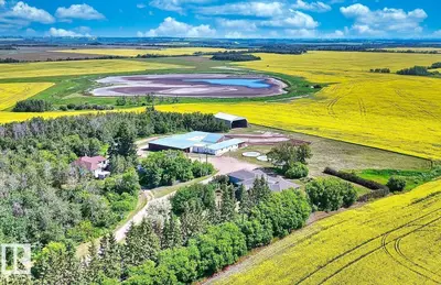 Interior photo 1 of 21203 18 ST NW