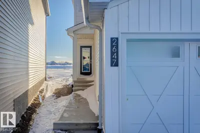 Interior photo 2 of 2647 5 AV SW