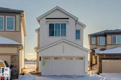 Interior photo 1 of 2647 5 AV SW