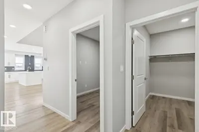 Interior photo 3 of 2647 5 AV SW