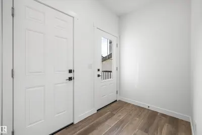 Interior photo 2 of 4180 KINGLET DR NW