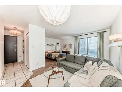 Interior photo 2 of #314 10148 118 ST NW