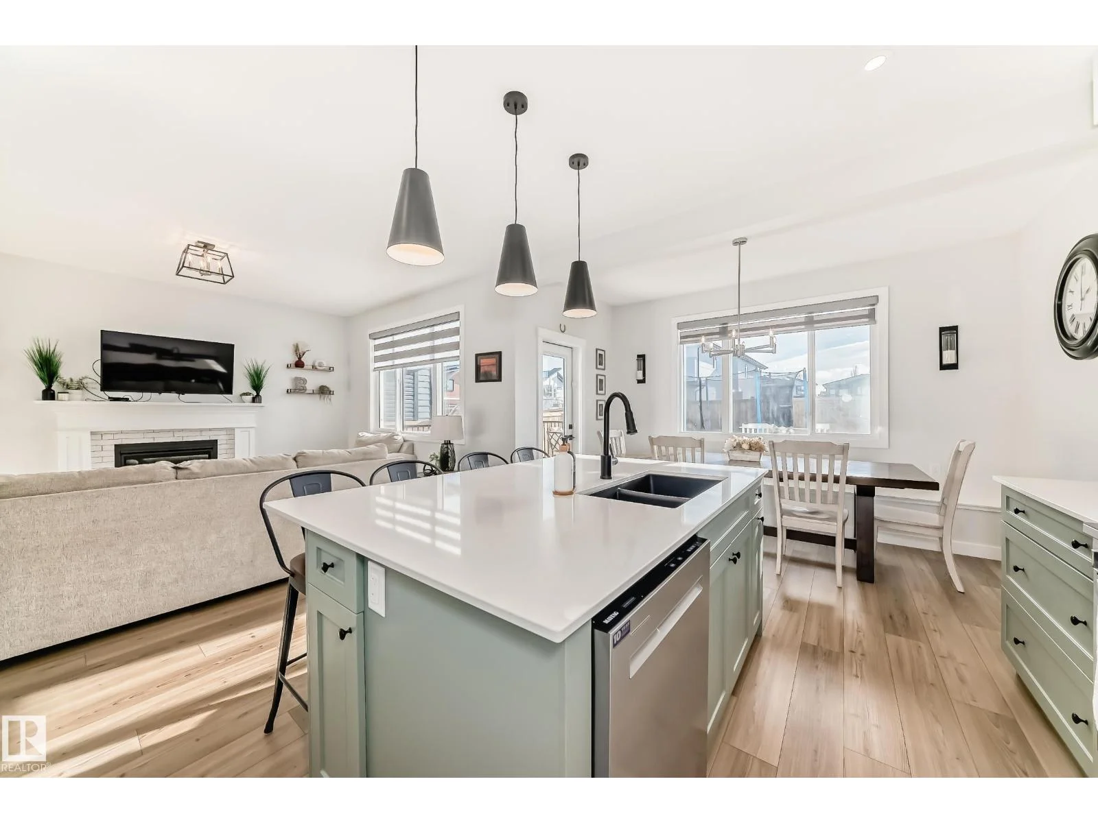 731 166 AV NE NE, Edmonton - 5 bedroom Detached Single Family for sale