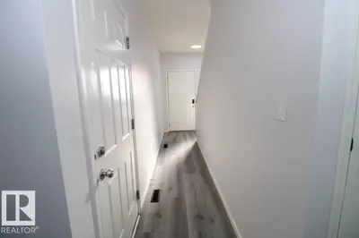 Interior photo 2 of #7 451 HYNDMAN CR NW