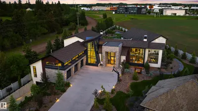 Interior photo 1 of 46 KINGSFORD CR