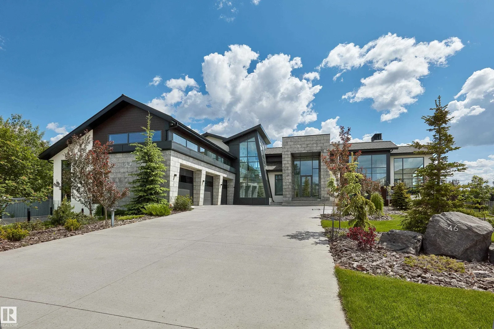 46 KINGSFORD CR, St. Albert - 7 bedroom Detached Single Family for sale