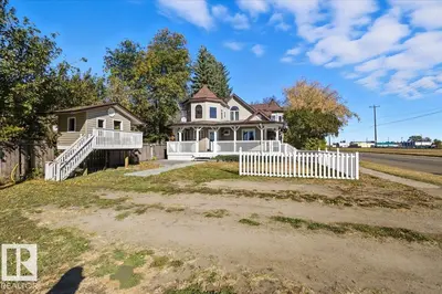 Interior photo 4 of 5001 42 AV