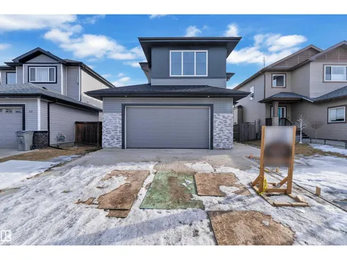 43 Southbridge DR, Calmar - $479,900