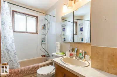 Interior photo 2 of 5713 55 ST