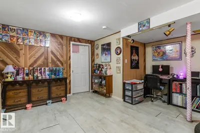 Interior photo 4 of 5713 55 ST