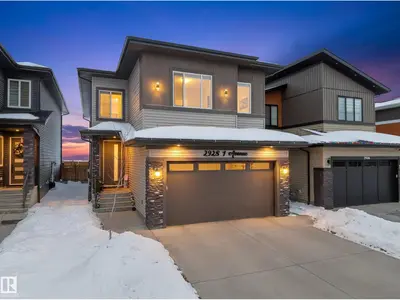 Interior photo 1 of 2928 1 AV SW