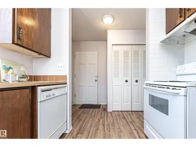 Interior photo 3 of 8660 27 AV NW