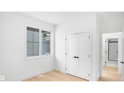 Interior photo 4 of 807 30 AV NW