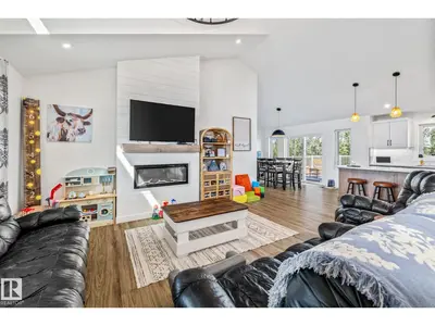 Interior photo 3 of 59351 Range Road 155