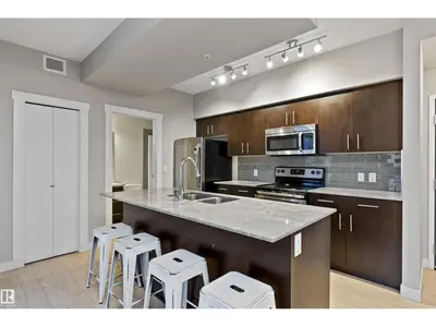 Interior photo 4 of #905 10226 104 ST NW