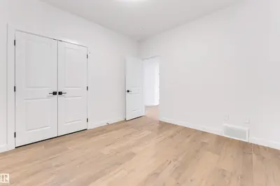 Interior photo 3 of 17 AXELWOOD CR