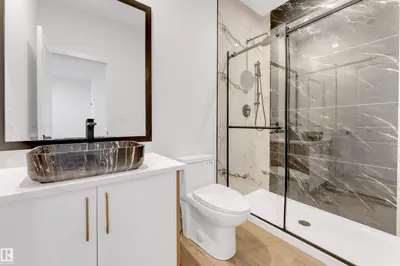 Interior photo 4 of 17 AXELWOOD CR