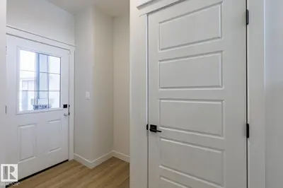 Interior photo 2 of 47 Renwyck PL