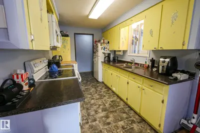 Interior photo 4 of 461039 RGE ROAD 282