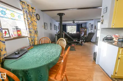 Interior photo 2 of 461039 RGE ROAD 282