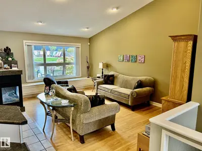 Interior photo 2 of 928 THOMPSON PL NW