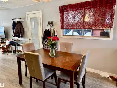 Interior photo 3 of 5230 47 AV