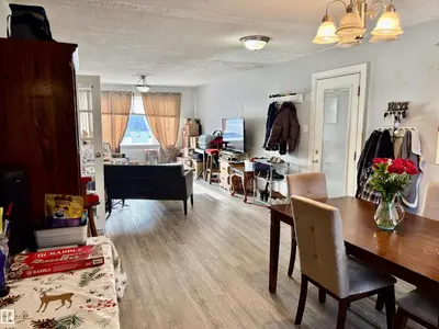 Interior photo 4 of 5230 47 AV