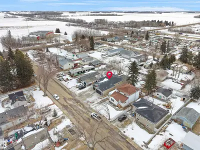 Interior photo 4 of 5015 46 Ave