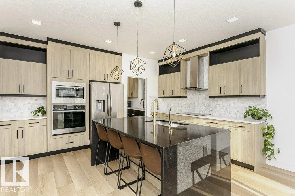 839 34 AV NW, Edmonton - 6 bedroom Detached Single Family for sale