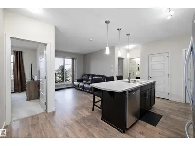 Interior photo 2 of #214 1004 ROSENTHAL BV NW