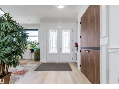 Interior photo 2 of 5811 28 ST NE