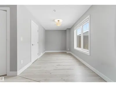 Interior photo 3 of #99 804 WELSH DR SW