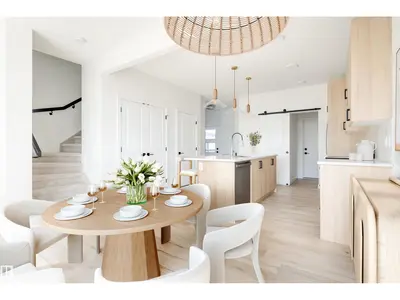 Interior photo 2 of 6 Cheval CL