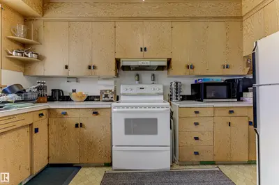 Interior photo 4 of 12947 109 ST NW