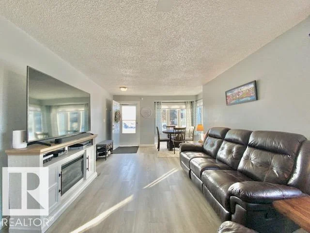 5118 56 AV, Wetaskiwin - 3 bedroom Duplex for sale