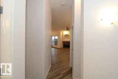 Interior photo 2 of #414 5280 TERWILLEGAR BV NW