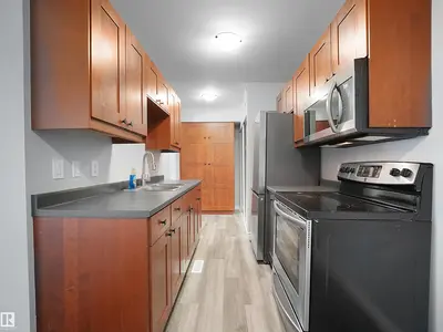 Interior photo 3 of 1460 LAKEWOOD RD W NW