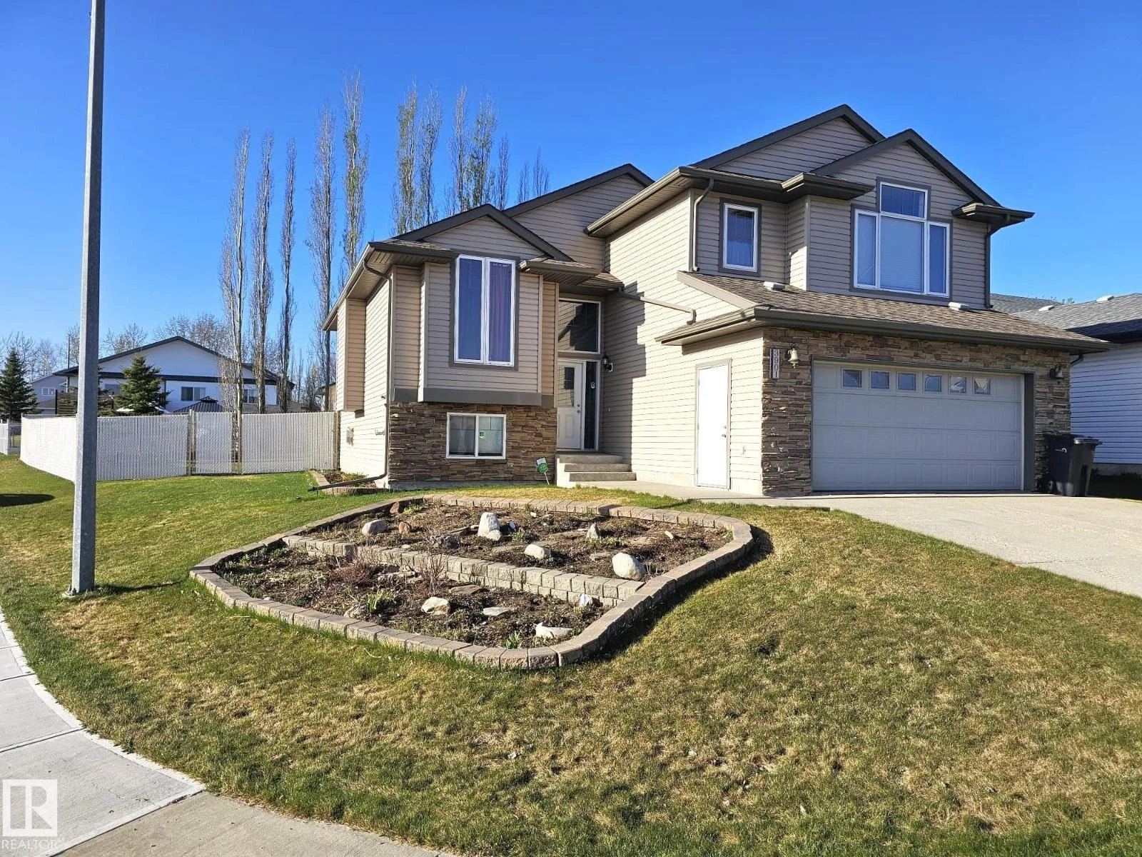 3901 44 AV, Drayton Valley - 3 bedroom Detached Single Family for sale