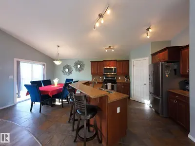 Interior photo 3 of 3901 44 AV